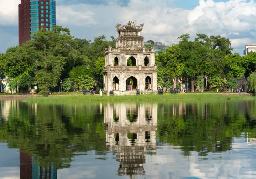 Is Hoan Kiem Lake worth visiting? What to do & nearby attractions