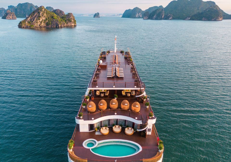 cruise halong bay vietnam