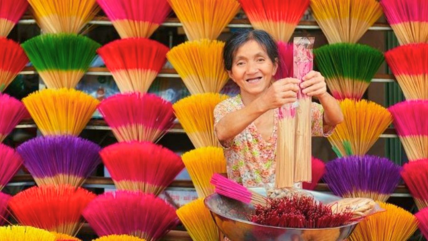 Local artisan at incense village