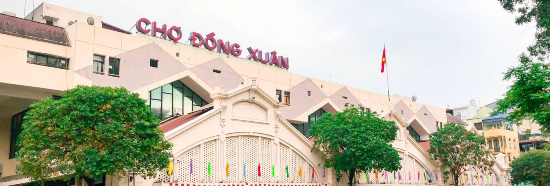 How to shop at Dong Xuan market? Is it worth visiting?
