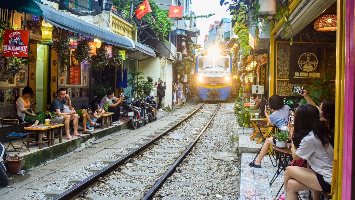 Enjoy special Hanoi train street