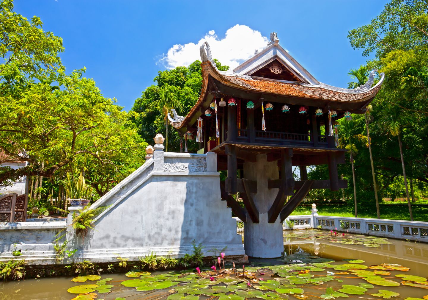 one pillar pagoda - hanoi's highlight