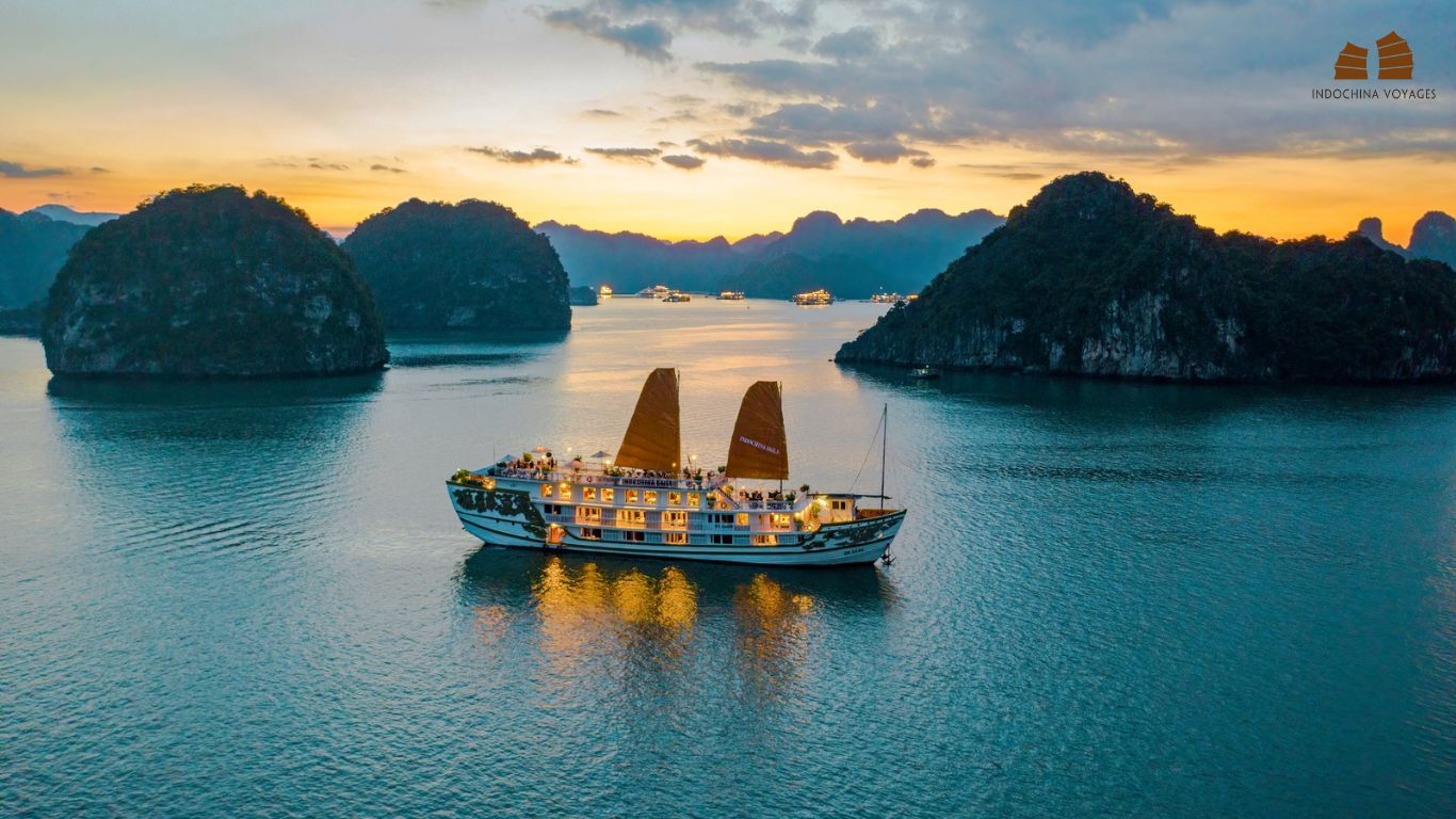 cruise in halong bay