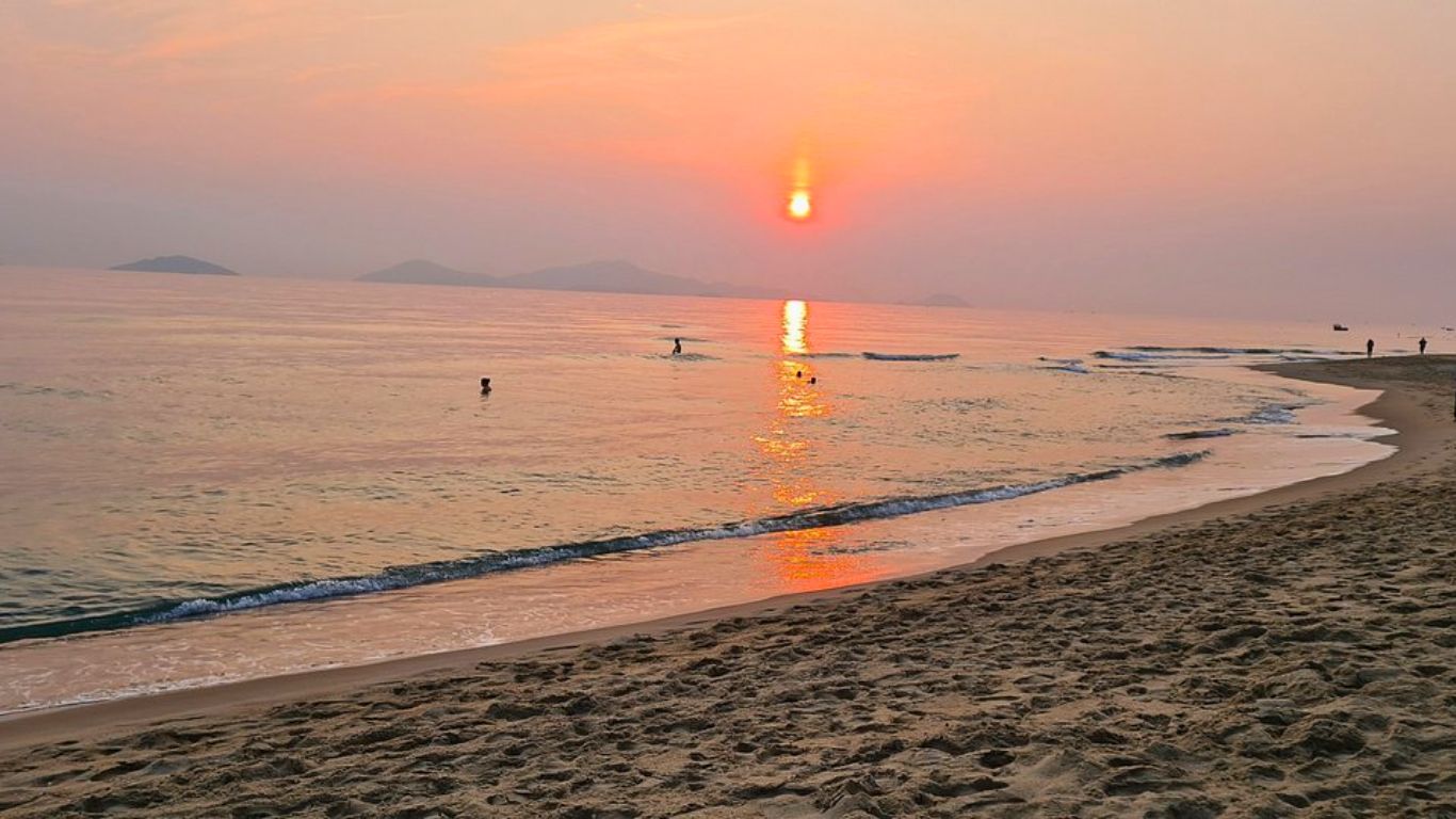 An bang beach stunning sunset