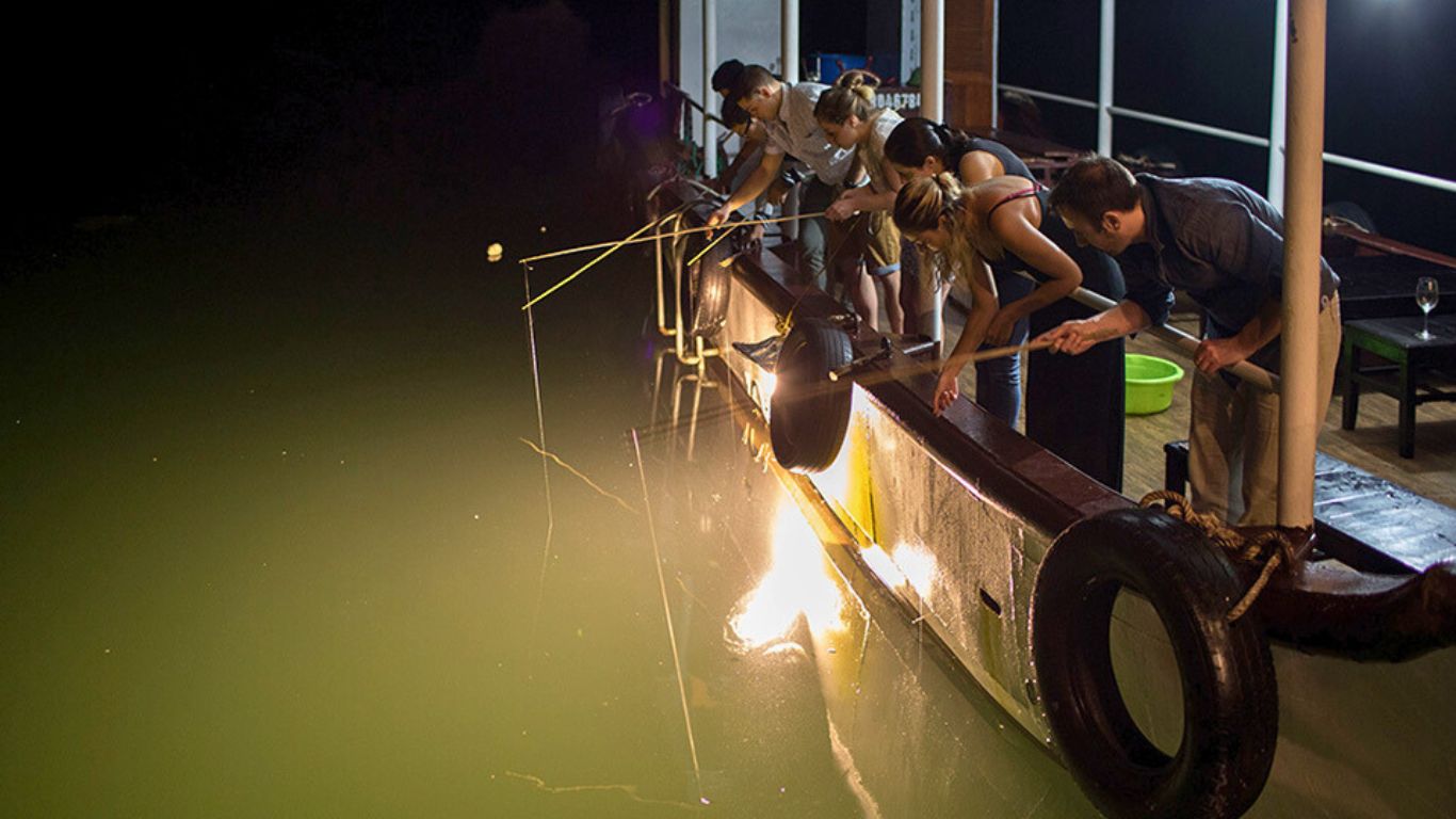 Squid fishing in Halong Bay