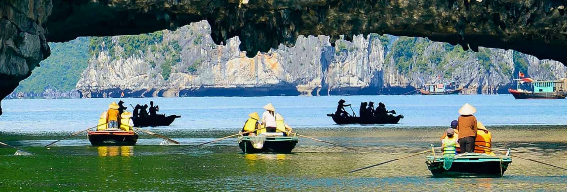 Unveiling the secrets of Dark and Bright Cave – A must-see in Lanha Bay