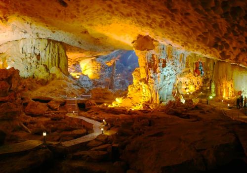 Unveiling the secrets of Dark and Bright Cave – A must-see in Lanha Bay