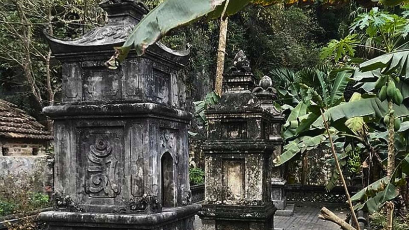 Lower Pagoda of Bich Dong Pagoda