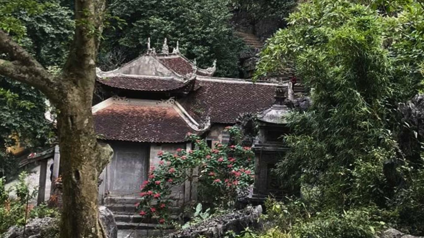 Middle pagoda of Bich Dong Pagofa