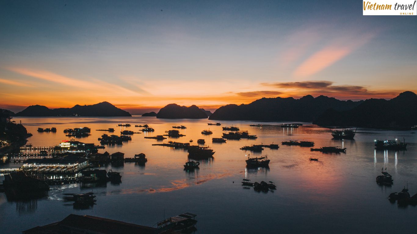 Charming sunset in Ba Trai Dao Beach