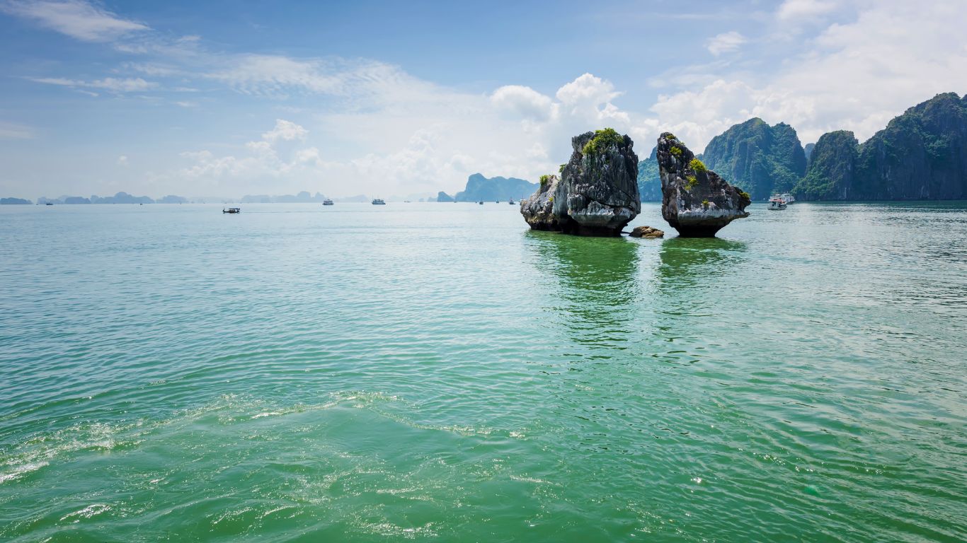 ti top island Halong Bay