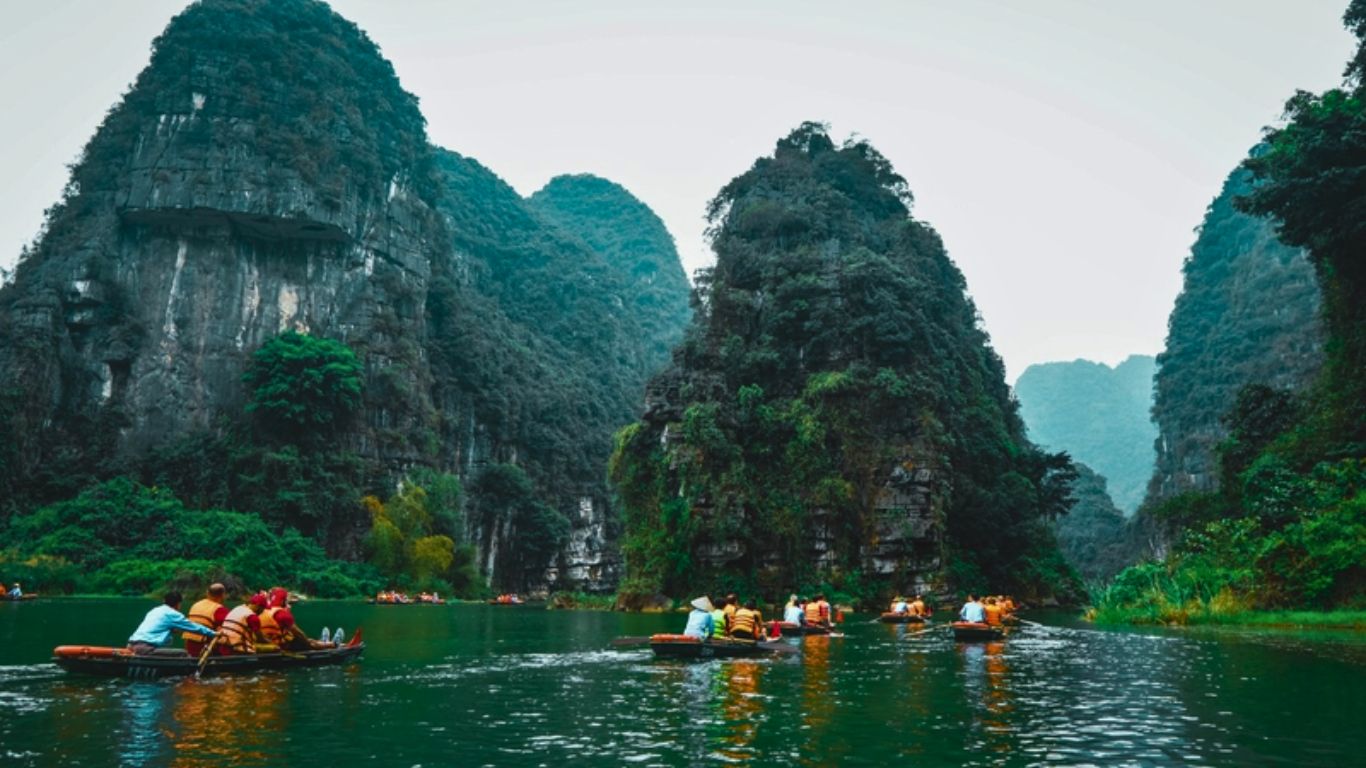 trang an boat tour