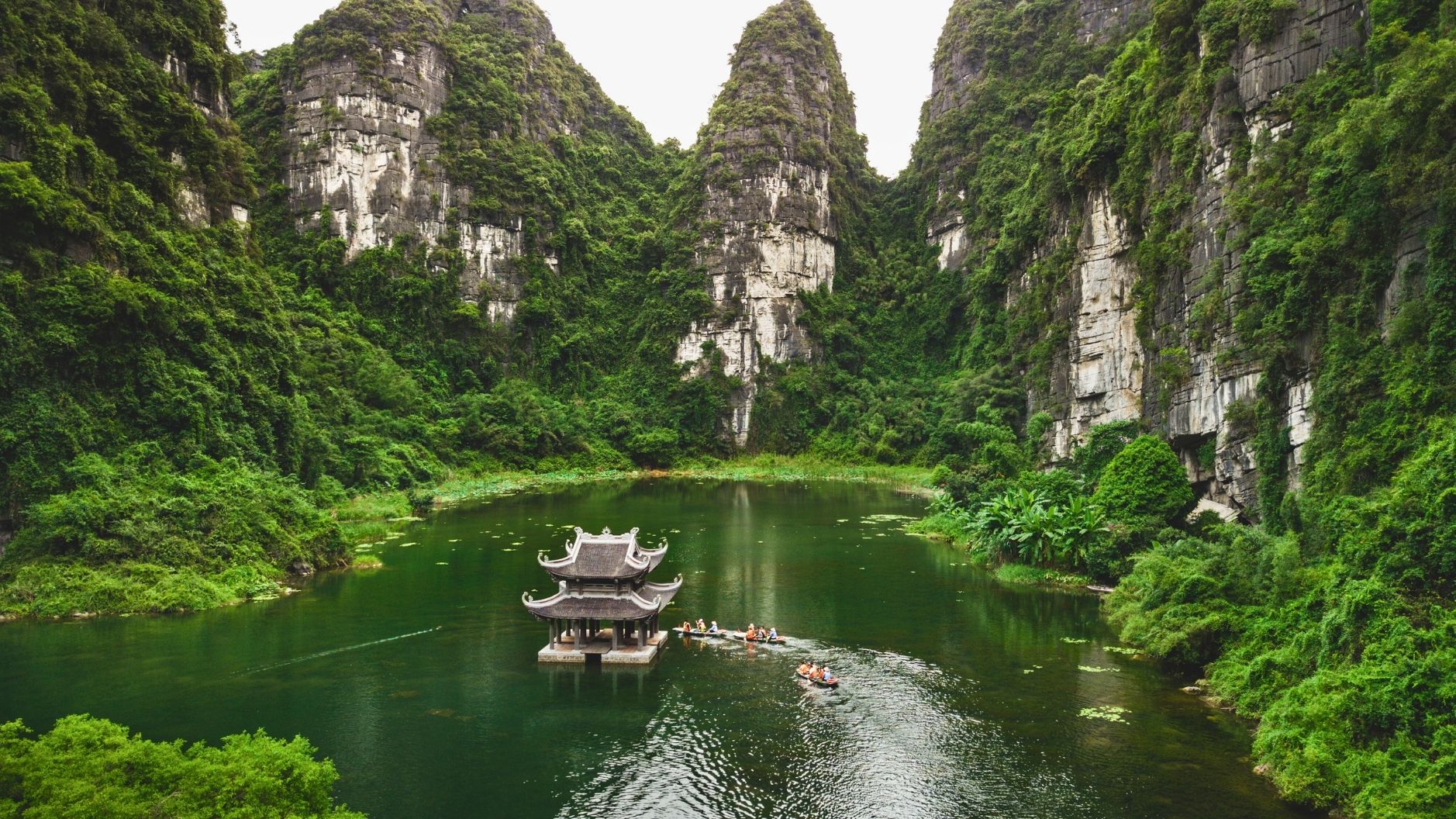 trang an boat trip