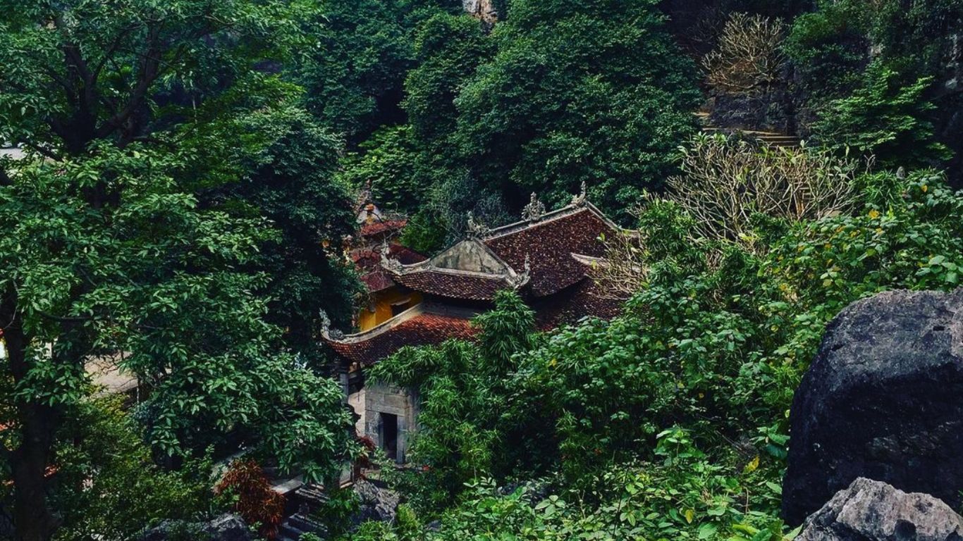 Upper Pagoda of Bich Dong Pagoda