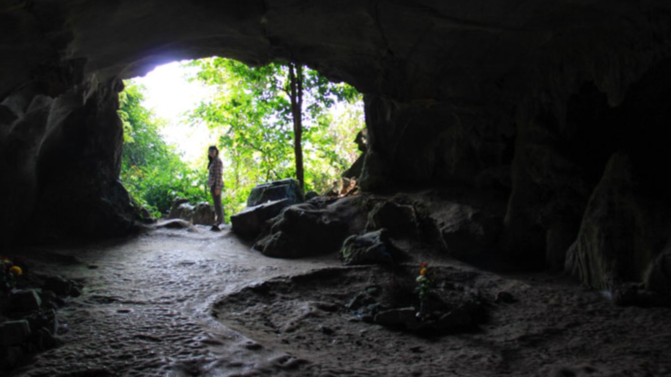 Prehistoric cave at Cuc Phuong National Park