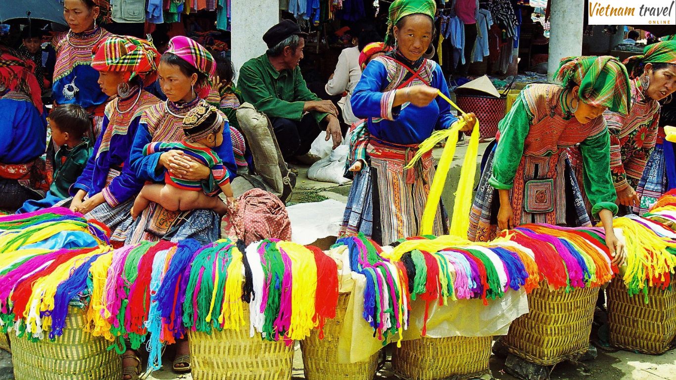 Admire the colorful Sapa markets