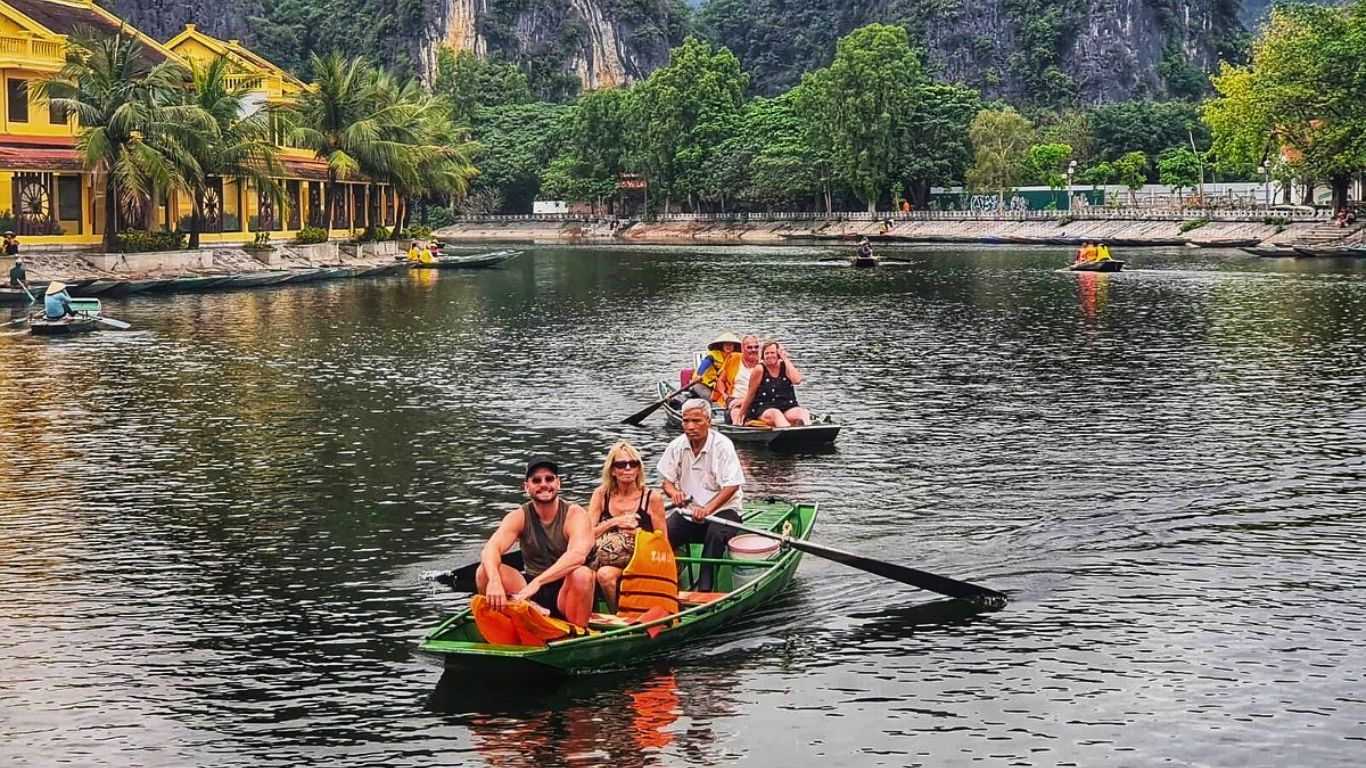 Tam Coc boat tour in January