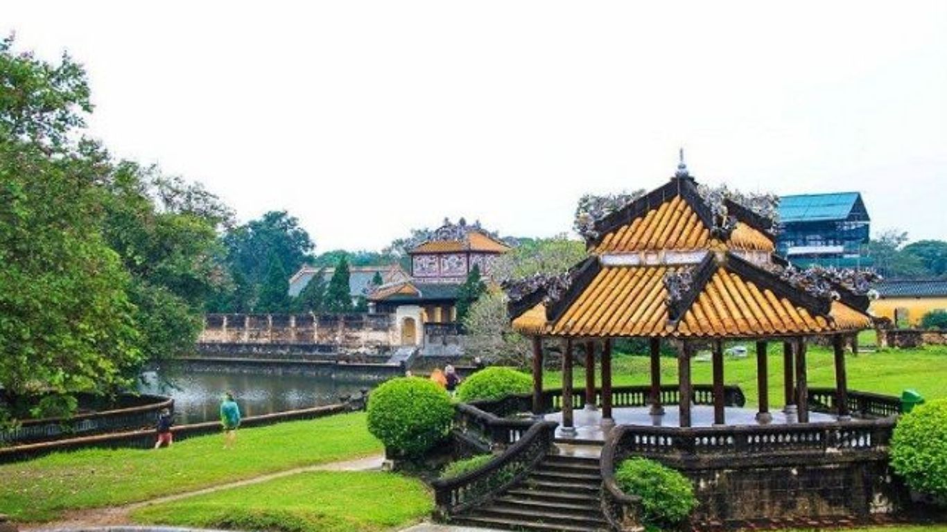 Hue in rainy season