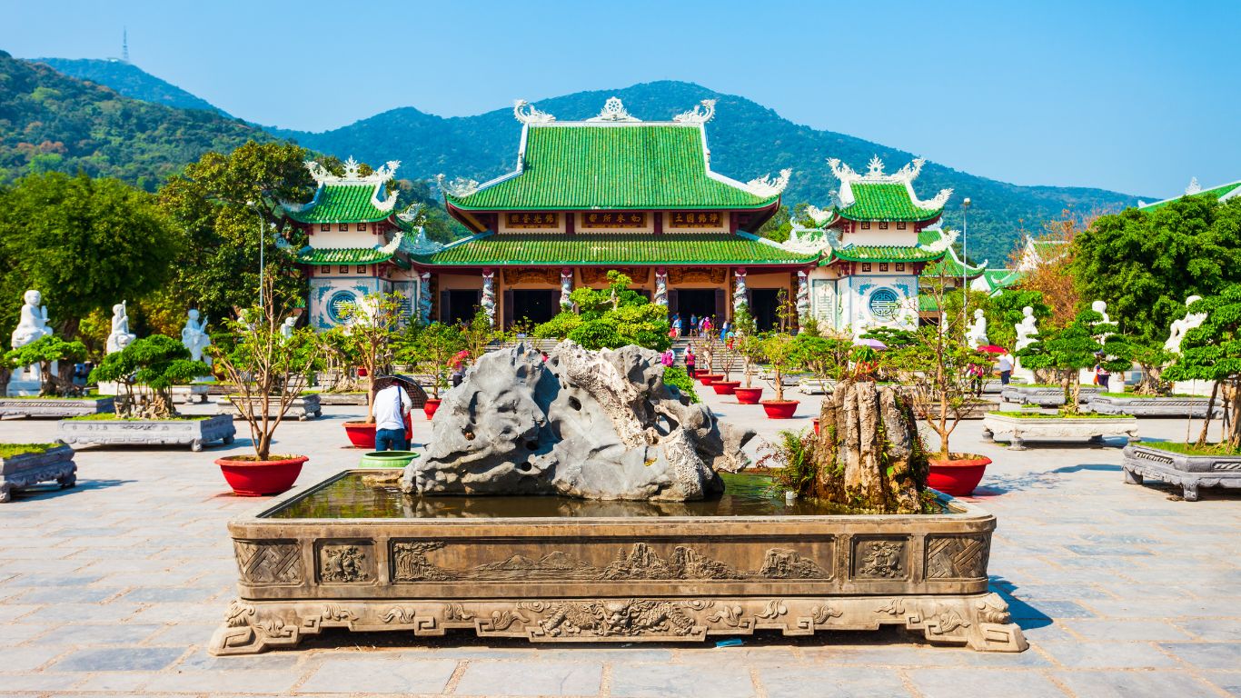 linh ung pagoda in da nang