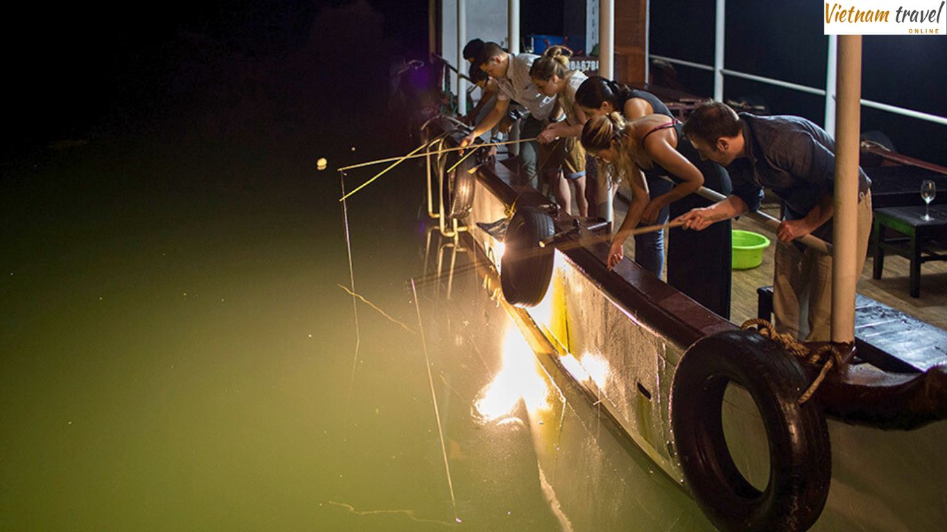 Halong Bay night squid fishing